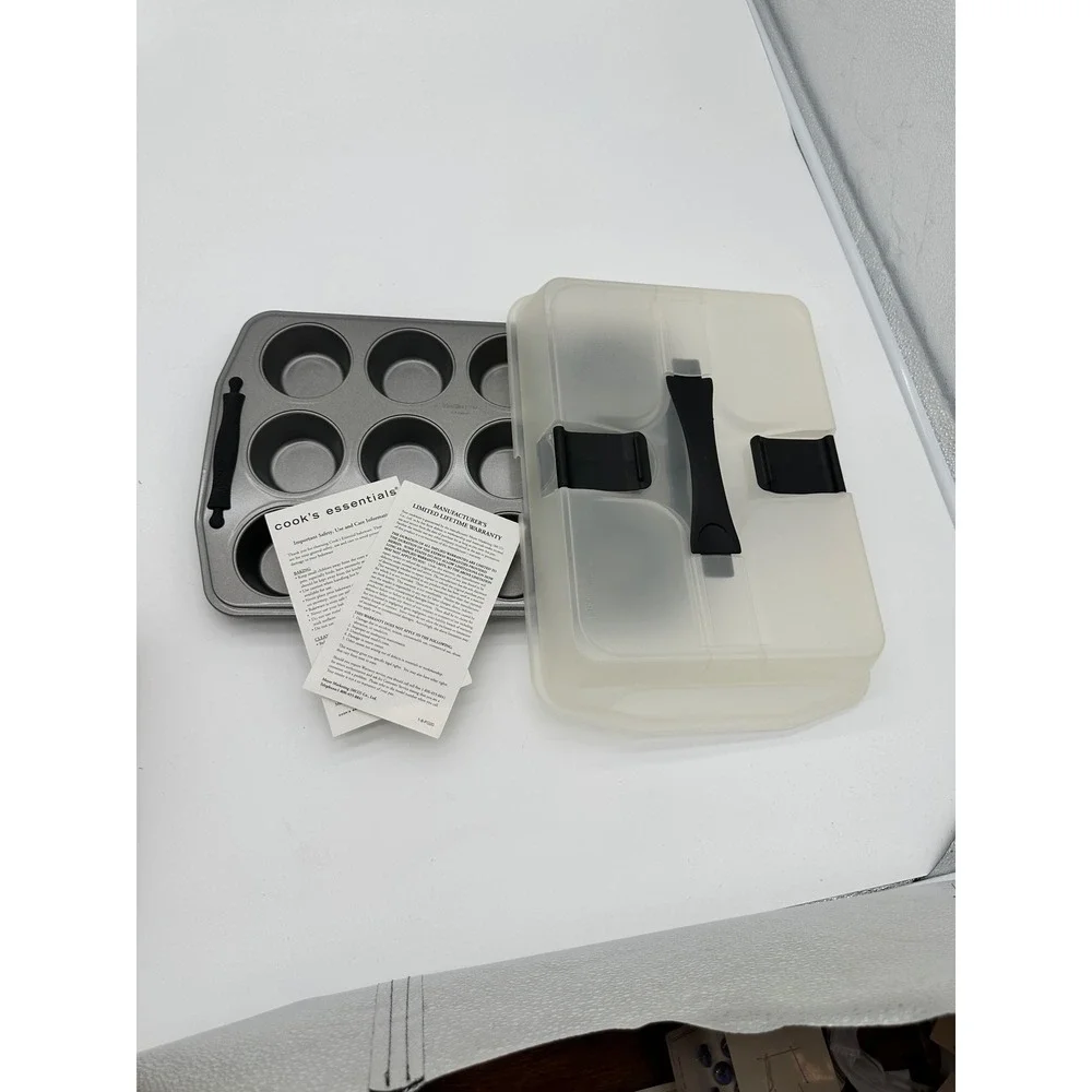 Cook's Essentials Cupcake Muffin Pan with‎ Locking Lid Carrier Gray 12 Cup